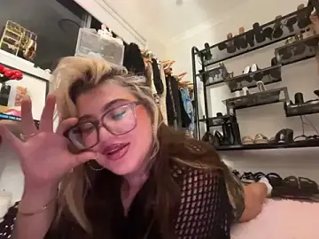 Stripchat Free Porn Cam of luckygigi