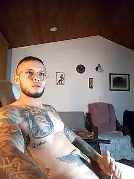 Stripchat Adult Webcam of sebastian_horny
