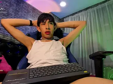 Stripchat Free Live Porn of Tommy_Fox