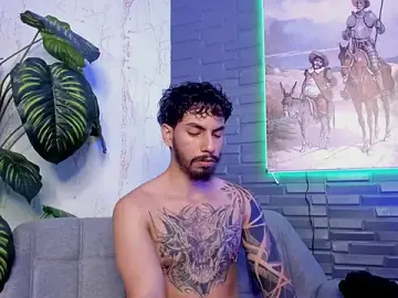 Stripchat Free Porn Cam of levi_wolf