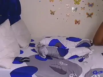 Stripchat Sex Cam of PinkKissess