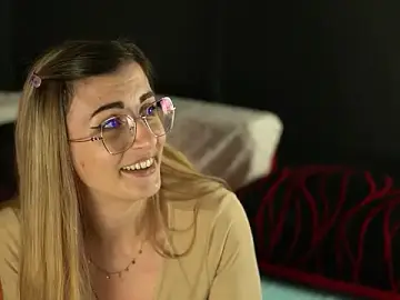 Stripchat Free Porn Cam of Tracyix