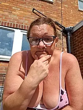 Stripchat Adult Webcam of MissQueenBeex
