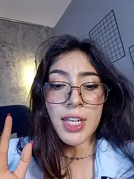 Stripchat Nude Webcam of MiiaCullens