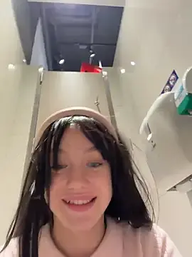 Stripchat Adult Webcam of MiaTee