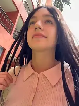 Stripchat Live Sex Cam of MiaTee