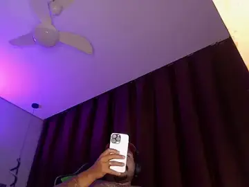Stripchat Free Porn Cam of Ale_Mineiro