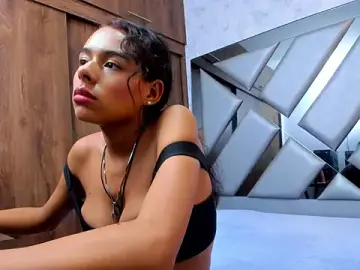 Stripchat Free Live Porn of miarivers_1
