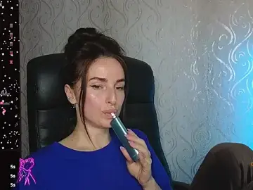 Stripchat Sex Cam of xx_adrihanna_xx