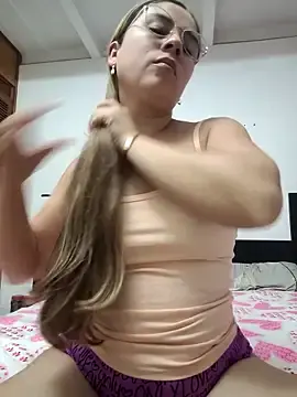 Stripchat Free Live Porn of selena_gomez2