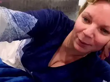 Stripchat Live Sex Cam of l4dyc4pricorn76