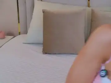 Stripchat Nude Webcam of BellaHalles
