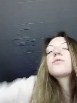 Stripchat Free Porn Cam of KattyLuuu
