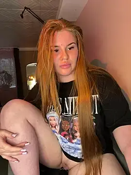 Stripchat Live Porn of RedFoxQueen