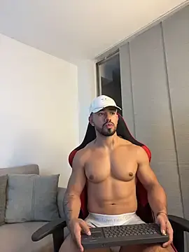 Stripchat Adult Webcam of Ezzio_Scolaro