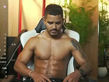 Stripchat Live Sex Cam of Reik_Vonn