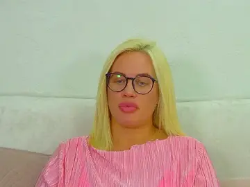Stripchat Adult Webcam of MariaNeuman