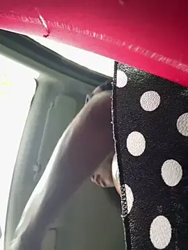 Stripchat Sex Cam of ShantelSexyYoungMilfie
