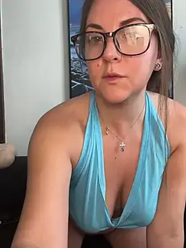 Stripchat Live Sex Cam of Roselyn_xo