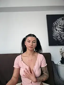 Stripchat Adult Webcam of DramaQueen__