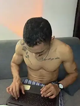 Stripchat Adult Video Chat of NicolasChest_xxx