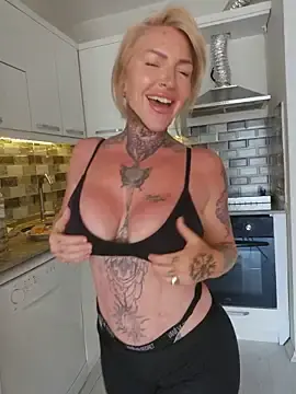 Stripchat Free Live Porn of TravelMommyBlair