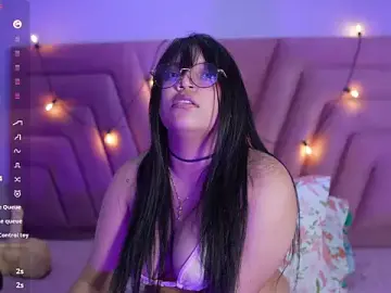 Stripchat Sex Cam of innocenthazel