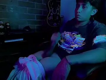 Stripchat Sex Cam of ethann2_