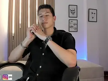 Stripchat Watch Live Sex Cams of Dorianmistery2322_
