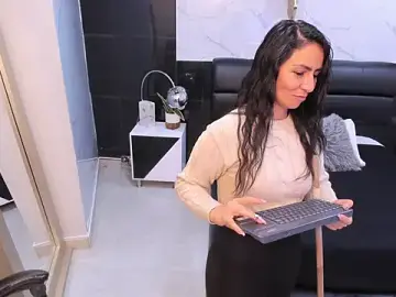 Stripchat Watch Live Sex Cams of Scarrlet_Fox