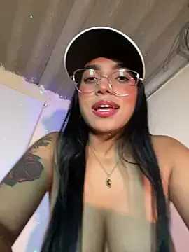 Stripchat Best live sex cam show of Linda_Saenz_