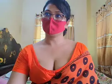 Stripchat Free Live Porn of Elena_cruz5