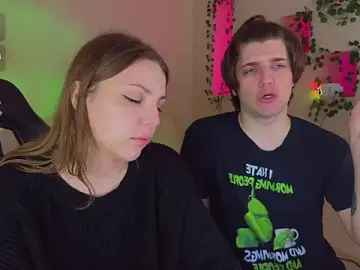 Stripchat Live Sex Cam of RobertAndLinela