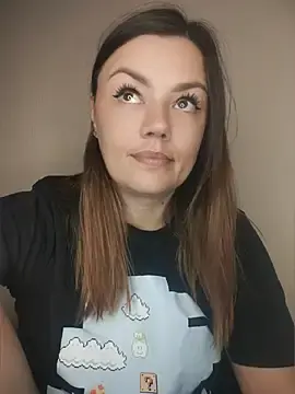 Stripchat Live Sex Cam of KrissSexi