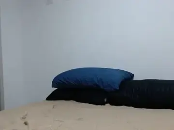 Stripchat Live Sex Cam of AdrianRose_