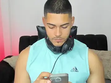 Stripchat Adult Webcam of Iamdylan777