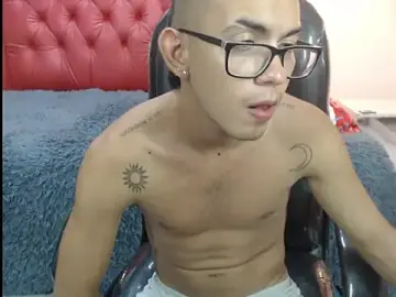Stripchat Free Live Porn of maximiliano_hotdevil