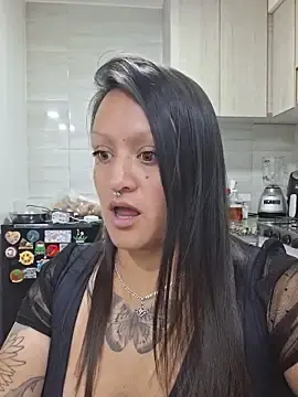 Stripchat Free Porn Cam of selenahotfire