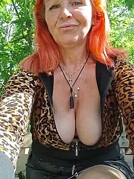Stripchat Live Sex of CassandraSandra44