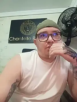 Stripchat Free Porn Cam of maximo_daddy