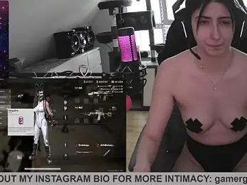 Stripchat Free Porn Cam of Gamergirl-Linela