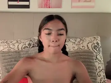 Stripchat Best live sex cam show of pocahontamoon