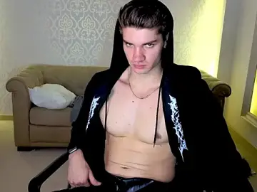 Stripchat Sex Cam of MaxKaiden