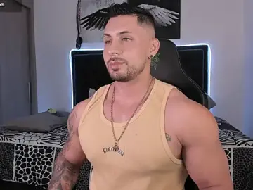Stripchat Adult Webcam of santi_aesthetic