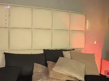 Stripchat Free Porn Cam of alison222_