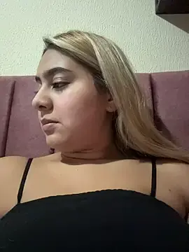 Stripchat Live Porn of Miabonnett_