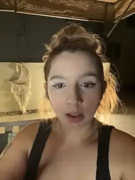 Stripchat Sex Cam of hotamanda01