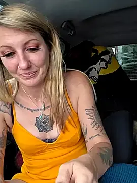 Stripchat Watch Live Sex Cams of SheIsSomething