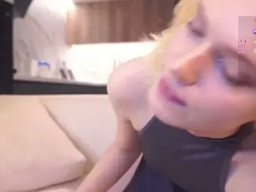 Stripchat Sex Cam of GlaydsLeveto