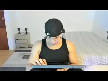Stripchat Nude Webcam of sant_wahlberg